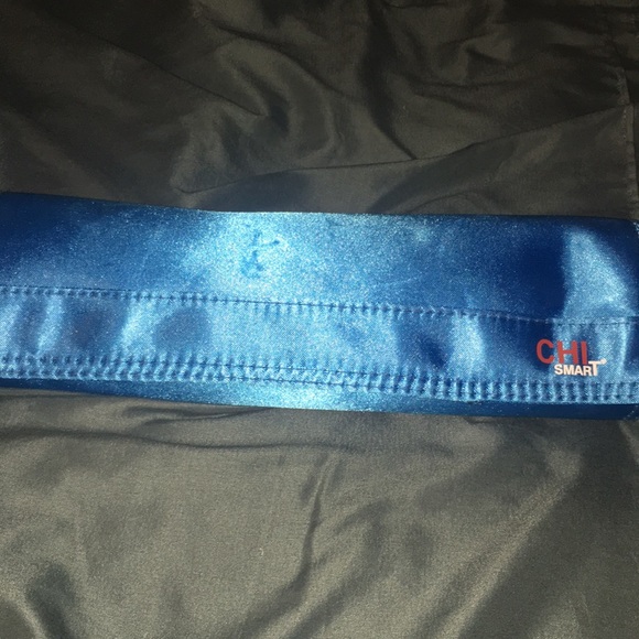 CHI Smart Straightener with Travel Case - Picture 3 of 3